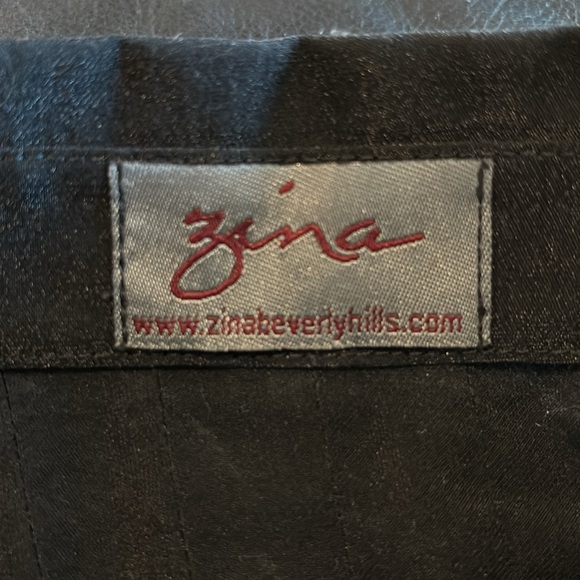 Zina if Beverly Hills black pleated blouse. - Picture 8 of 8